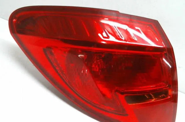 Feu arrière gauche Opel MERIVA B Monospace (S10) 1.7 cdti (75) (2010-2017) occasion