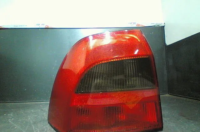 Feu arrière gauche Opel VECTRA B 3-5 portes (J96) 2.0 dti 16v (f68) (1997-2003) occasion