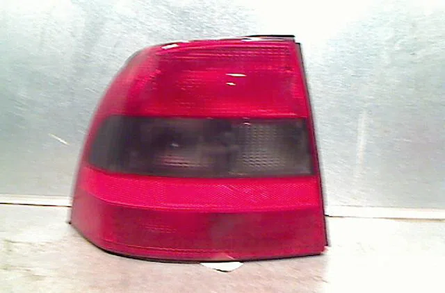 Feu arrière gauche Opel VECTRA B (J96) 2.0 dti 16v (f19) (1997-2002) occasion