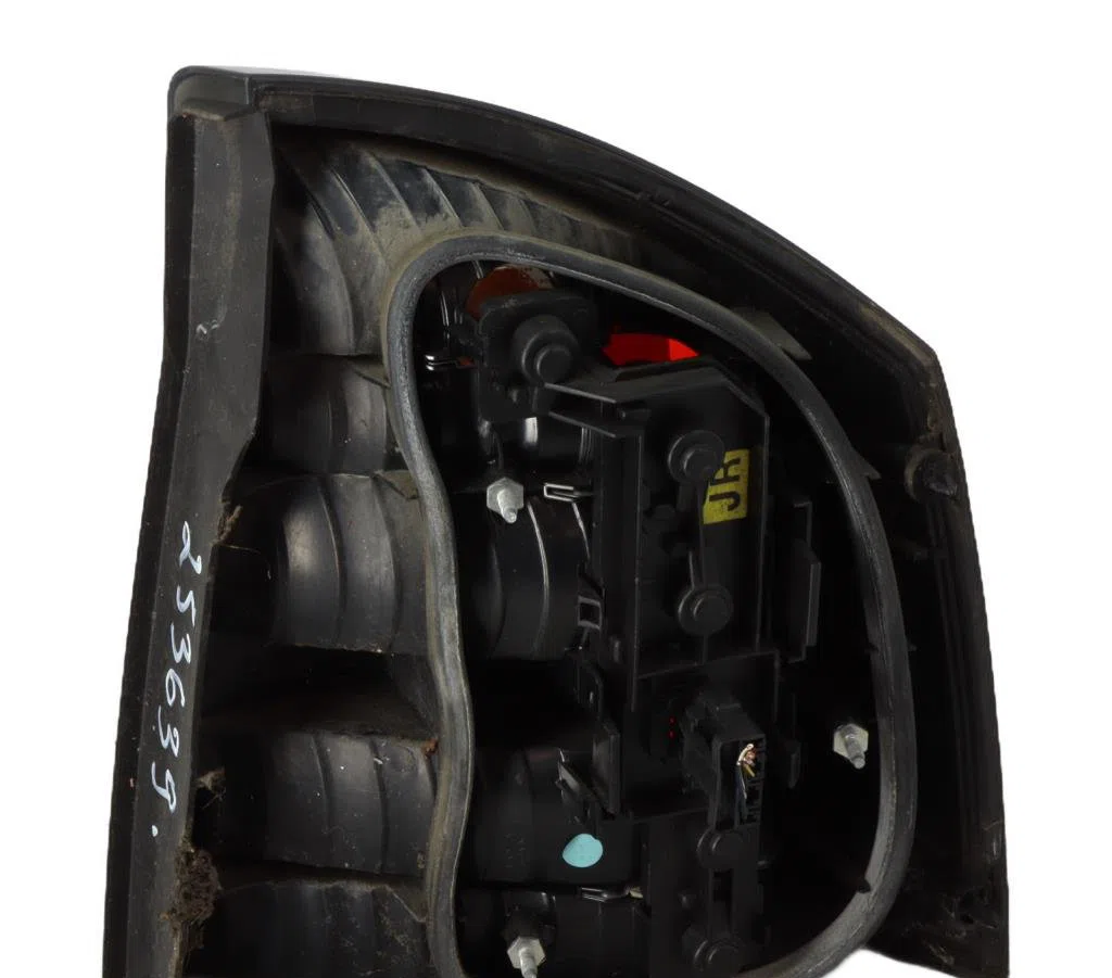 Feu arrière gauche Opel VECTRA C GTS (Z02) 2.2 dti 16v (f68) (2002-2006) occasion