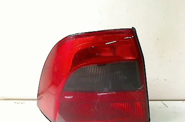 Feu arrière gauche OPEL VECTRA II 2001 occasion