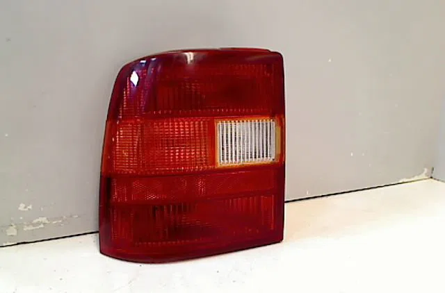 Feu arrière gauche OPEL VECTRA occasion