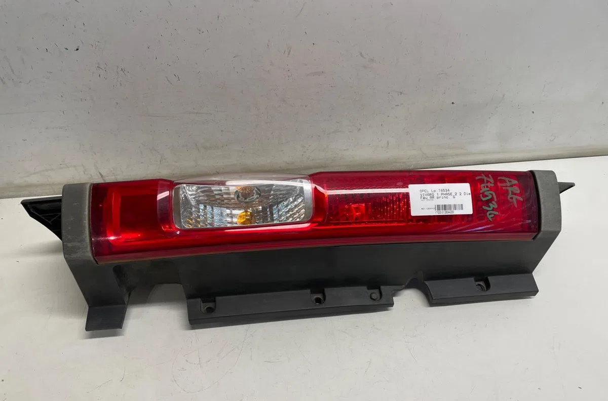 Feu arrière gauche Opel VIVARO A Fourgon (X83) 2.0 cdti (f7) (2006-2014) occasion
