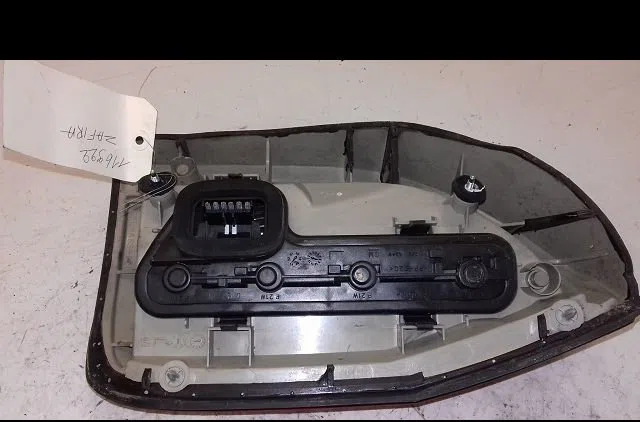 Feu arrière gauche Opel ZAFIRA A Monospace (T98) 1.6 16v (f75) (1999-2005) occasion