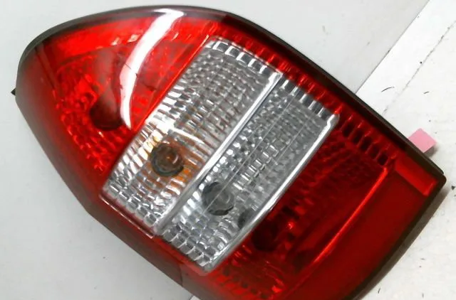 Feu arrière gauche Opel ZAFIRA A Monospace (T98) 2.0 dti 16v (f75) (2000-2005) 5 portes occasion