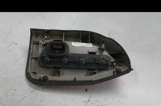 Feu arrière gauche Opel ZAFIRA A Monospace (T98) 2.0 dti 16v (f75) (2000-2005) 5 portes occasion