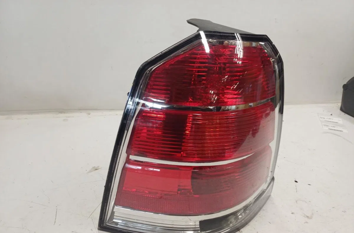 Feu arrière gauche OPEL ZAFIRA B PHASE 1 occasion
