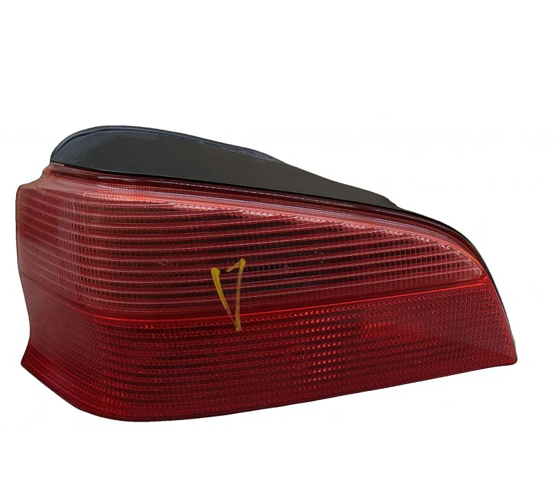 FEU ARRIERE GAUCHE PEUGEOT 106 00006350G6