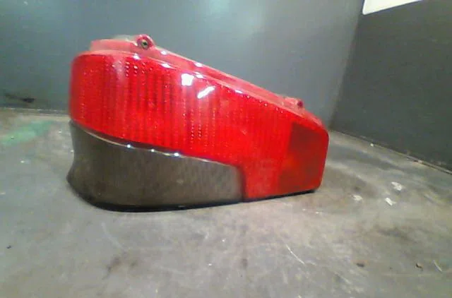Feu arrière gauche Peugeot 106 I (1A, 1C) 1.0 (1991-1996) occasion