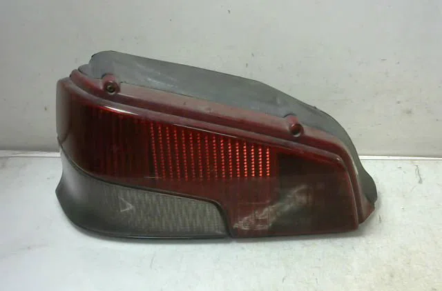 Feu arrière gauche Peugeot 106 II (1A_, 1C_) 1.5 d (1998-2004) 3 portes occasion