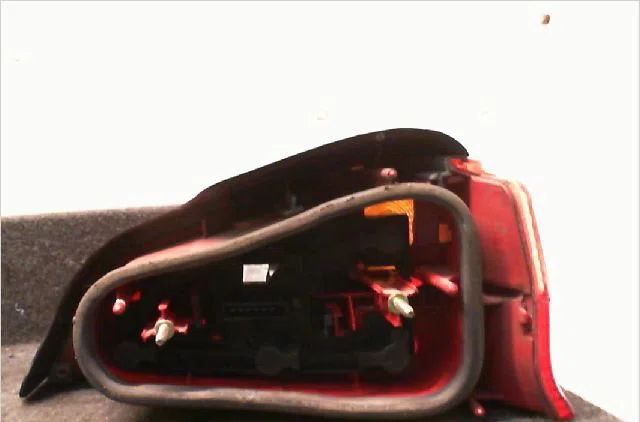 Feu arrière gauche Peugeot 106 II (1A_, 1C_) 1.5 d (1998-2004) 3 portes occasion