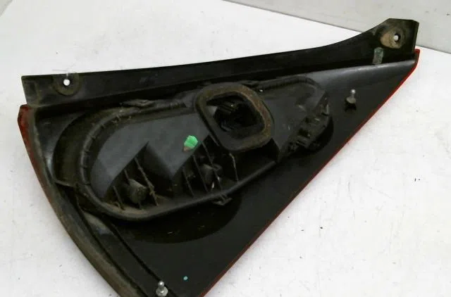 Feu arrière gauche Peugeot 107 (PM_, PN_) 1.0 (2005-2014) 3 portes occasion