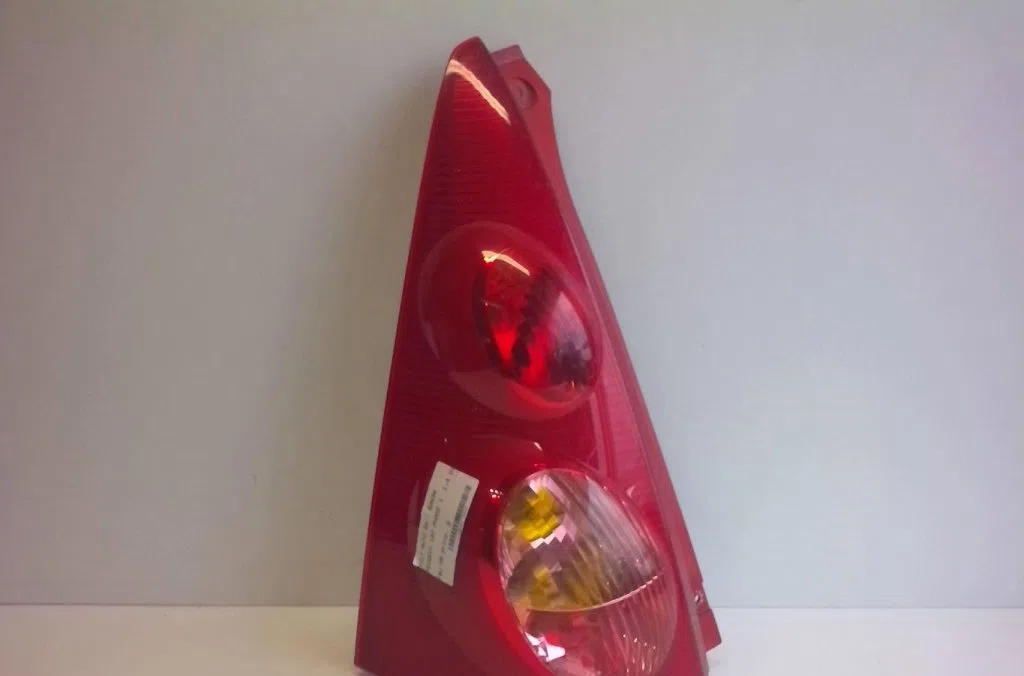 Feu arrière gauche Peugeot 107 (PM_, PN_) 1.4 hdi (2005-2014) occasion