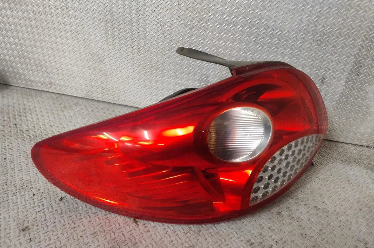 Feu arrière gauche PEUGEOT 206  206 occasion
