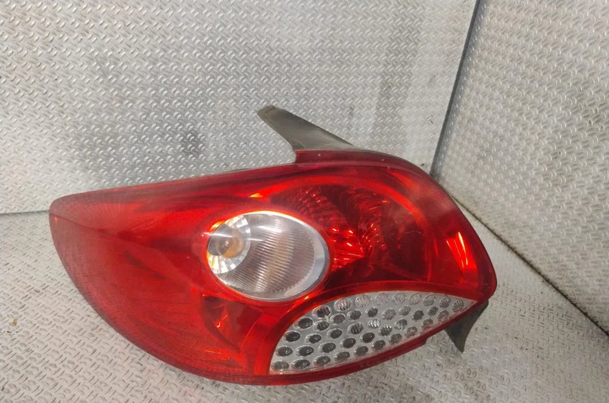 Feu arrière gauche PEUGEOT 206  206 occasion