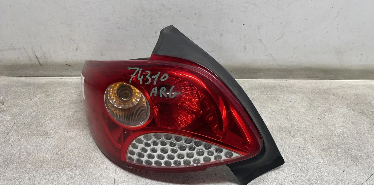 Feu arrière gauche Peugeot 206 (2L_, 2M_) 1.1 (2009-2013) occasion