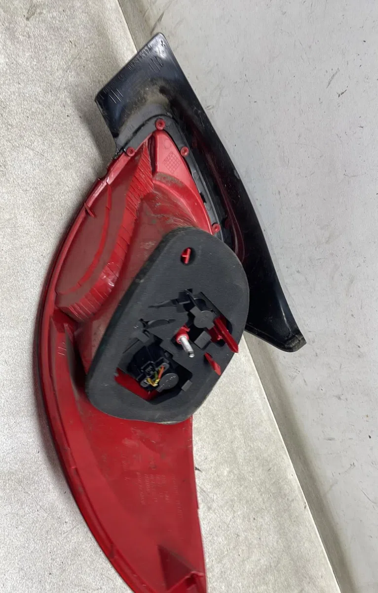 Feu arrière gauche Peugeot 206 (2L_, 2M_) 1.1 (2009-2013) occasion