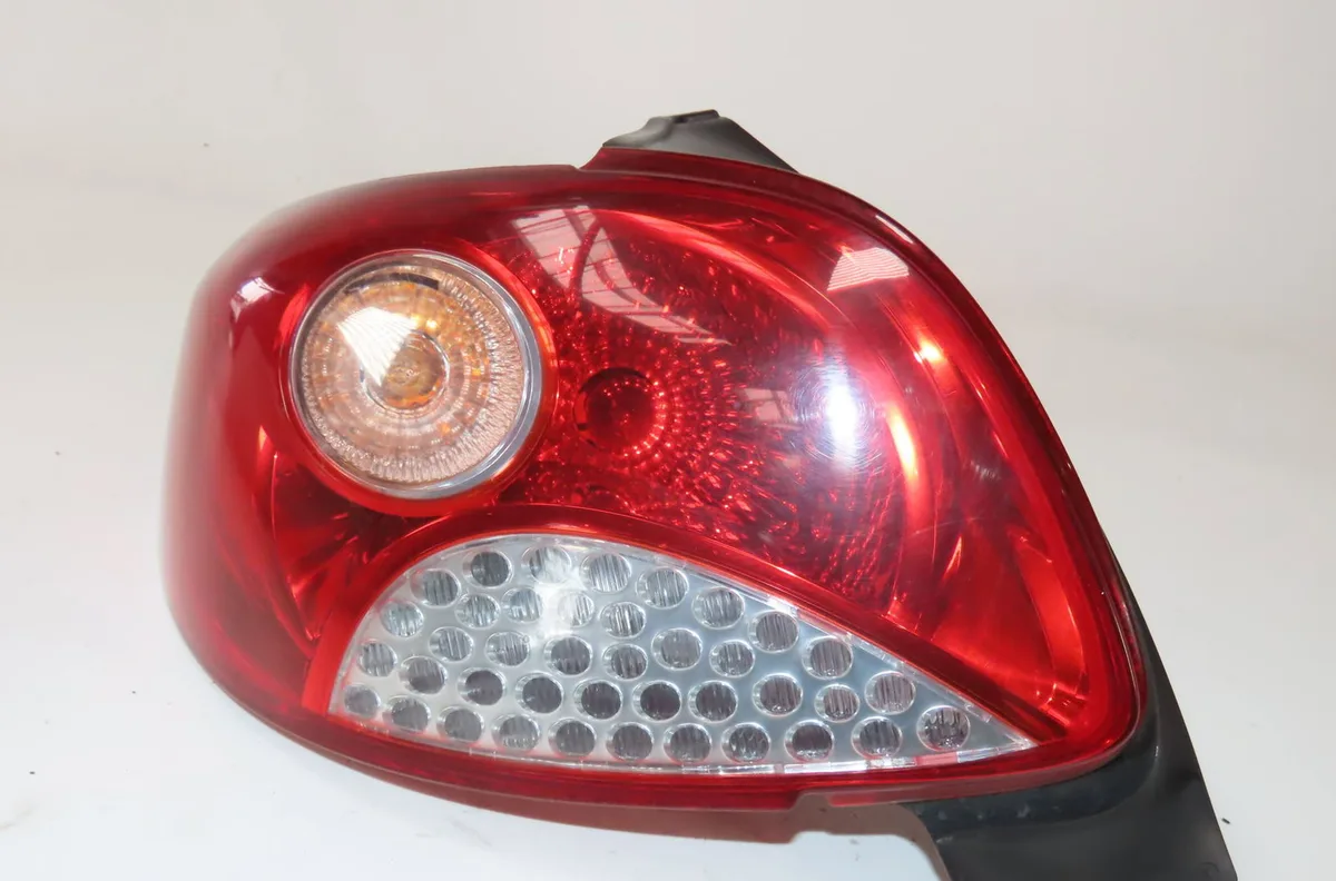 Feu arrière gauche Peugeot 206 (2L_, 2M_) 1.4 i (2010-2013) occasion