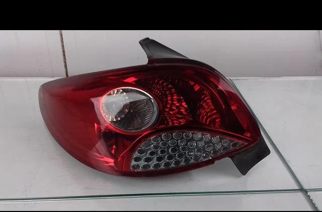 Feu arrière gauche Peugeot 206 (2L_, 2M_) 1.4 i (2lkfwa, 2mkfwa) (2009-2013) 3 portes occasion