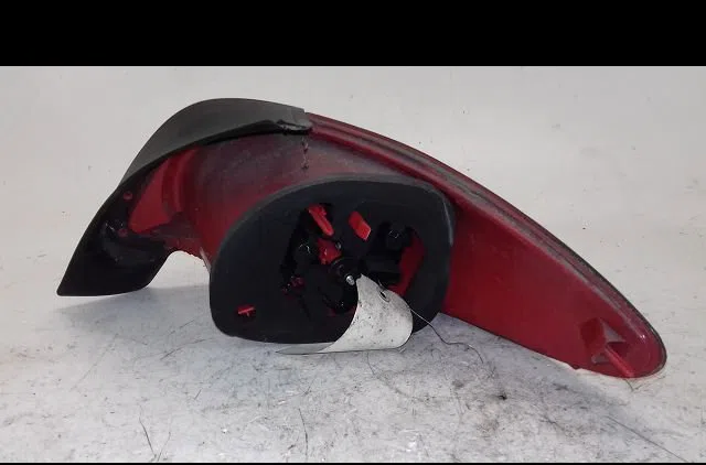 Feu arrière gauche Peugeot 206 (2L_, 2M_) 1.4 i (2lkfwa, 2mkfwa) (2009-2013) 3 portes occasion