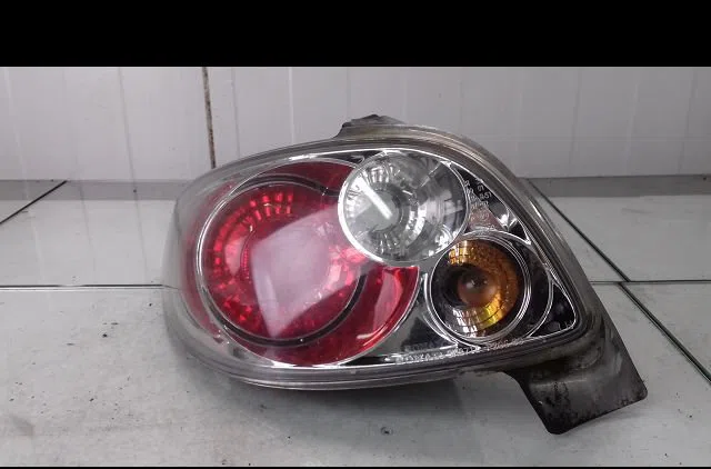 Feu arrière gauche Peugeot 206 3-5 portes (2A-C) 1.1 i (1998-2007) occasion