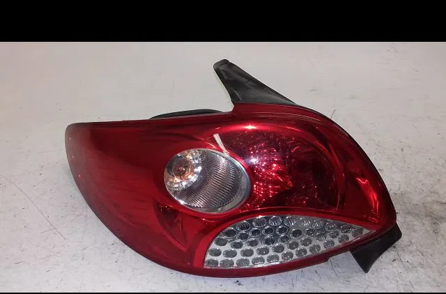Feu arrière gauche Peugeot 206 3-5 portes (2A-C) 1.1 i (1998-2007) occasion