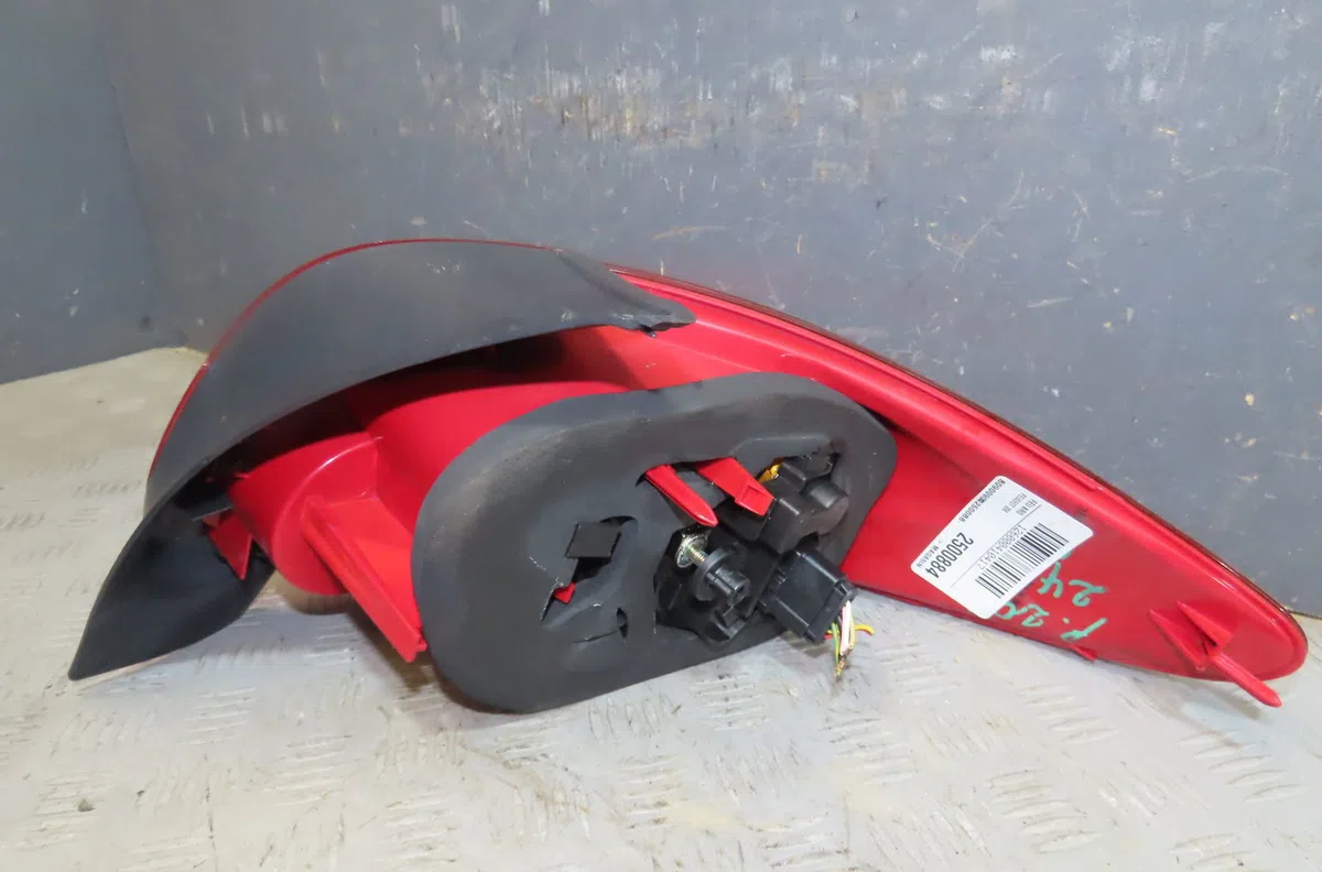 Feu arrière gauche Peugeot 206 3-5 portes (2A-C) 1.6 16v (2000-2009) 3 portes occasion