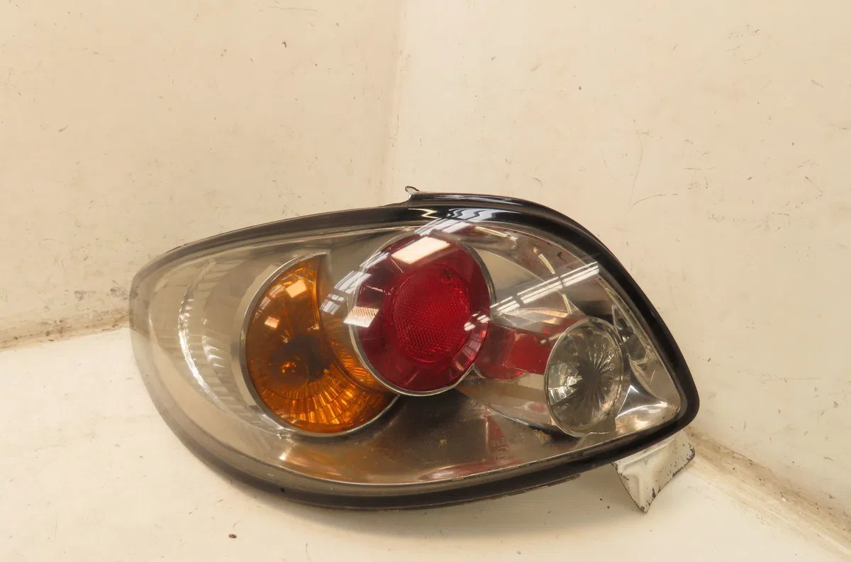 Feu arrière gauche Peugeot 206 CC (2D) 1.6 16v (2dnfuf, 2dnfur) (2000-2007) 2 portes occasion