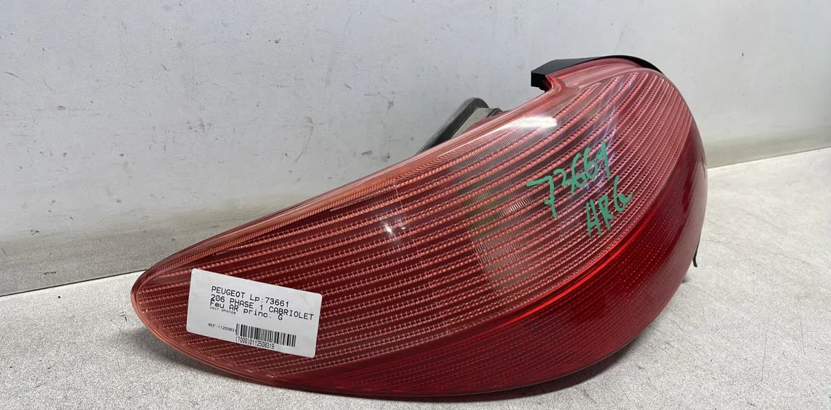 Feu arrière gauche Peugeot 206 CC (2D) 2.0 s16 (2000-2007) occasion