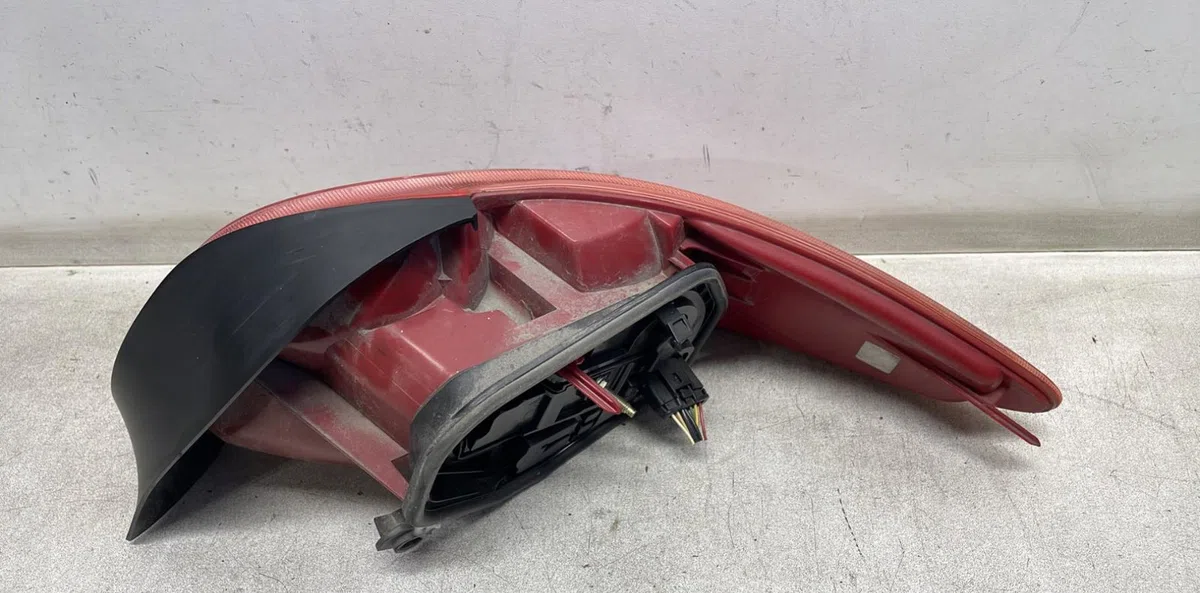 Feu arrière gauche Peugeot 206 CC (2D) 2.0 s16 (2000-2007) occasion