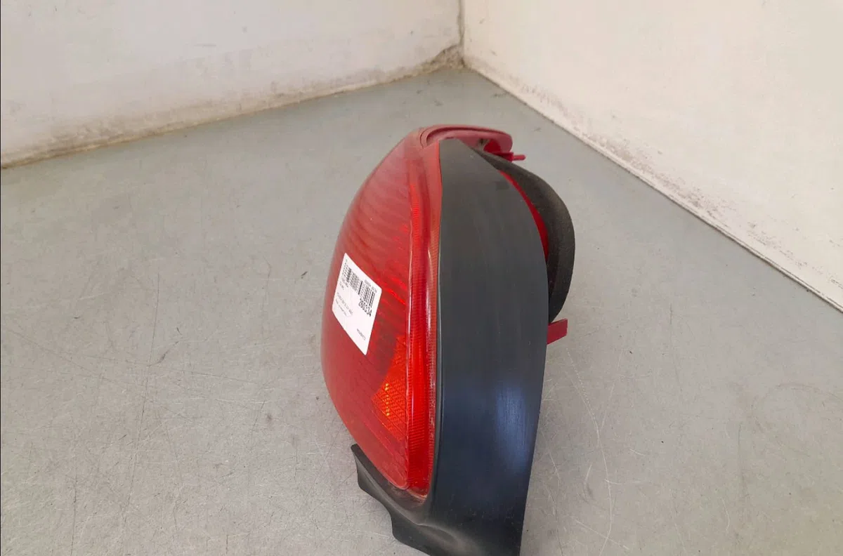 Feu arrière gauche Peugeot 206 CC (2D) 2.0 s16 (2000-2007) occasion
