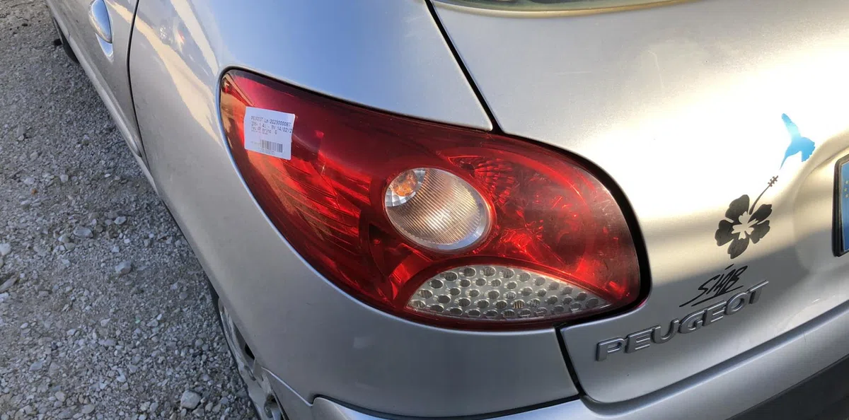 Feu arrière gauche PEUGEOT 206 occasion