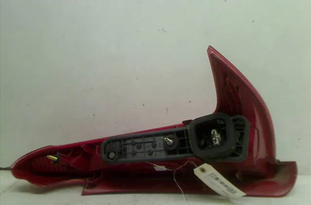 Feu arrière gauche Peugeot 206 SW (2E-K) 1.4 (2002-2007) occasion