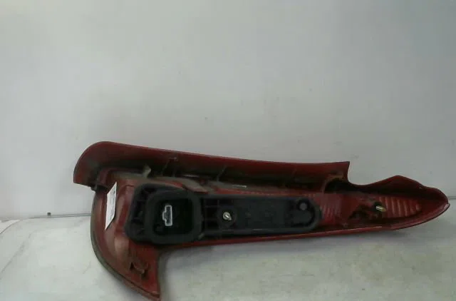 Feu arrière gauche Peugeot 206 SW (2E-K) 1.4 hdi (2002-2007) 5 portes occasion