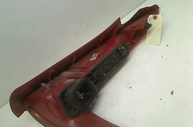 Feu arrière gauche Peugeot 206 SW (2E-K) 1.4 hdi (2002-2007) 5 portes occasion