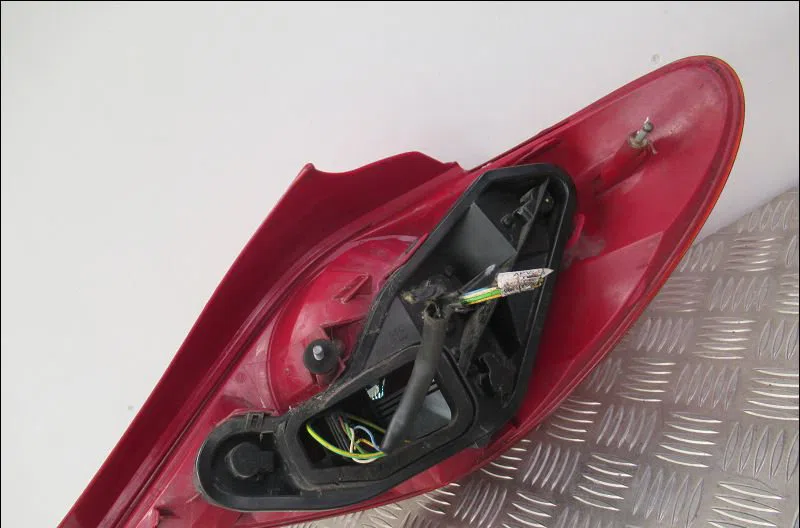 Feu arrière gauche Peugeot 207-207 (WA_, WC_) 1.4 16v (2006-2013) 3 portes occasion