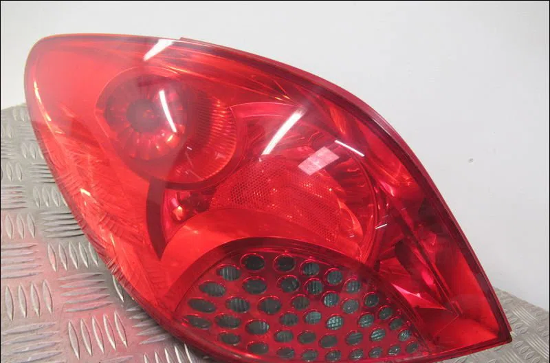 Feu arrière gauche Peugeot 207-207 (WA_, WC_) 1.4 16v (2006-2013) 3 portes occasion