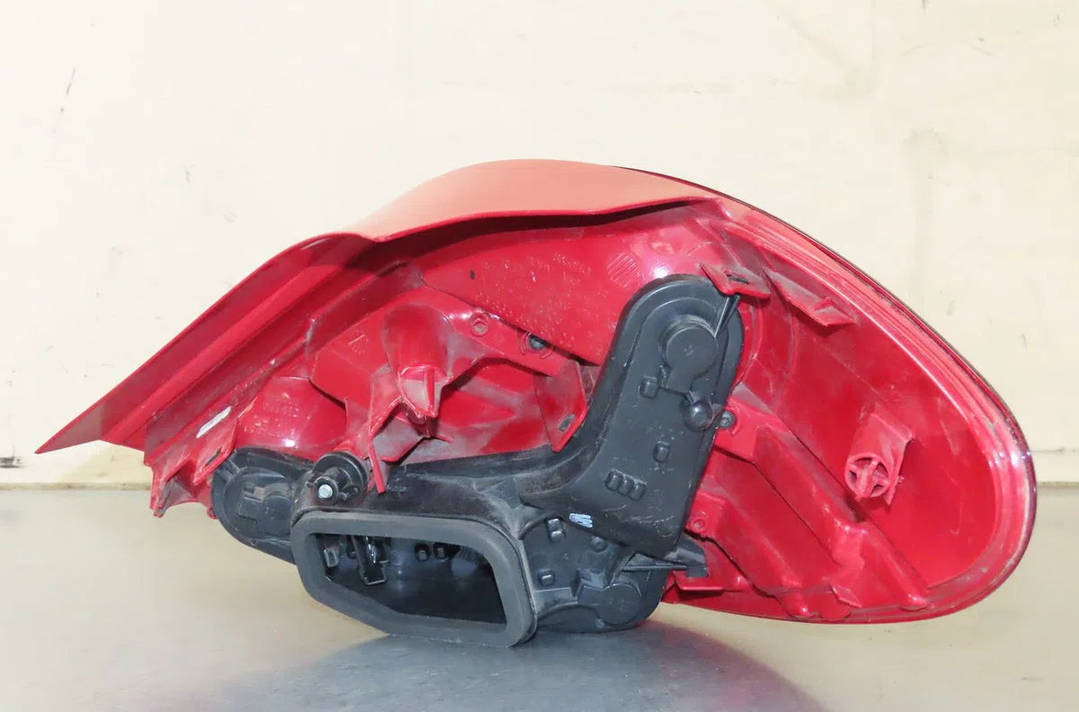 Feu arrière gauche Peugeot 207-207 (WA_, WC_) 1.4 16v (2006-2013) occasion