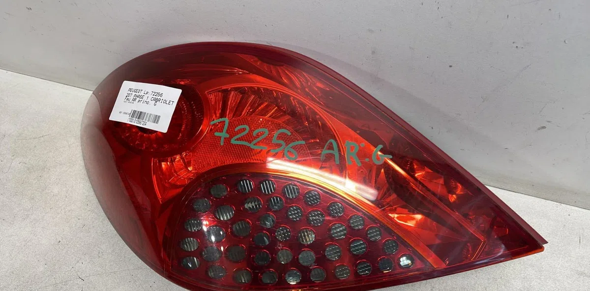 Feu arrière gauche Peugeot 207 CC (WD_) 1.6 16v turbo (2007-2012) occasion