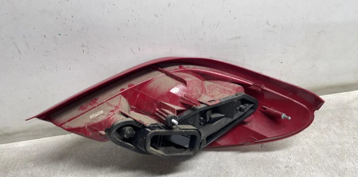 Feu arrière gauche Peugeot 207 CC (WD_) 1.6 hdi (2007-2015) occasion