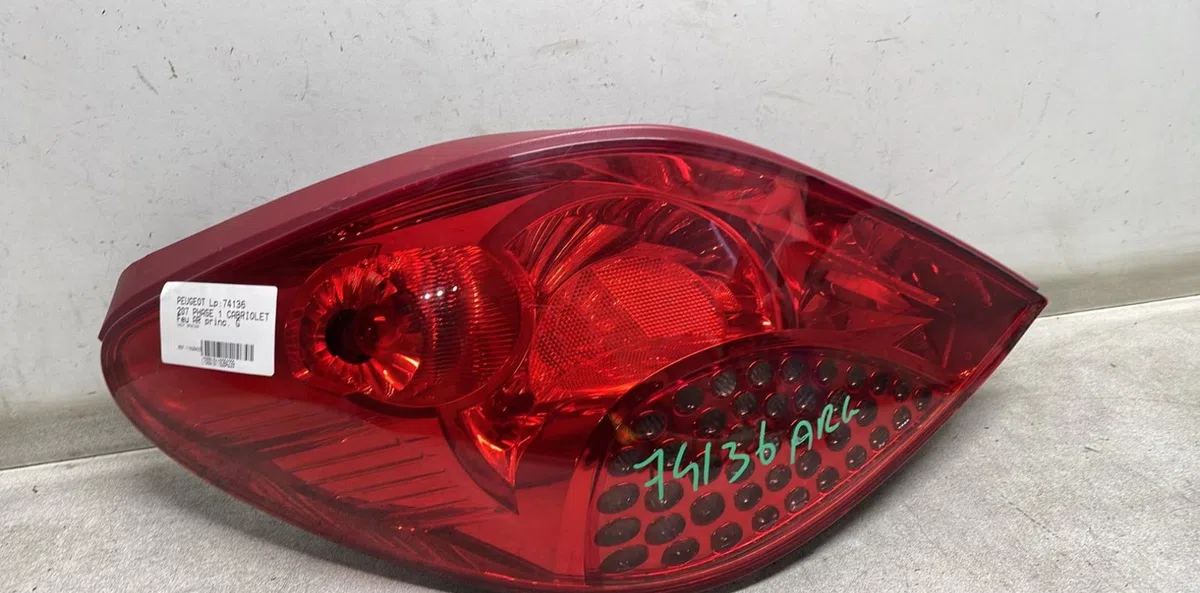 Feu arrière gauche Peugeot 207 CC (WD_) 1.6 hdi (2007-2015) occasion