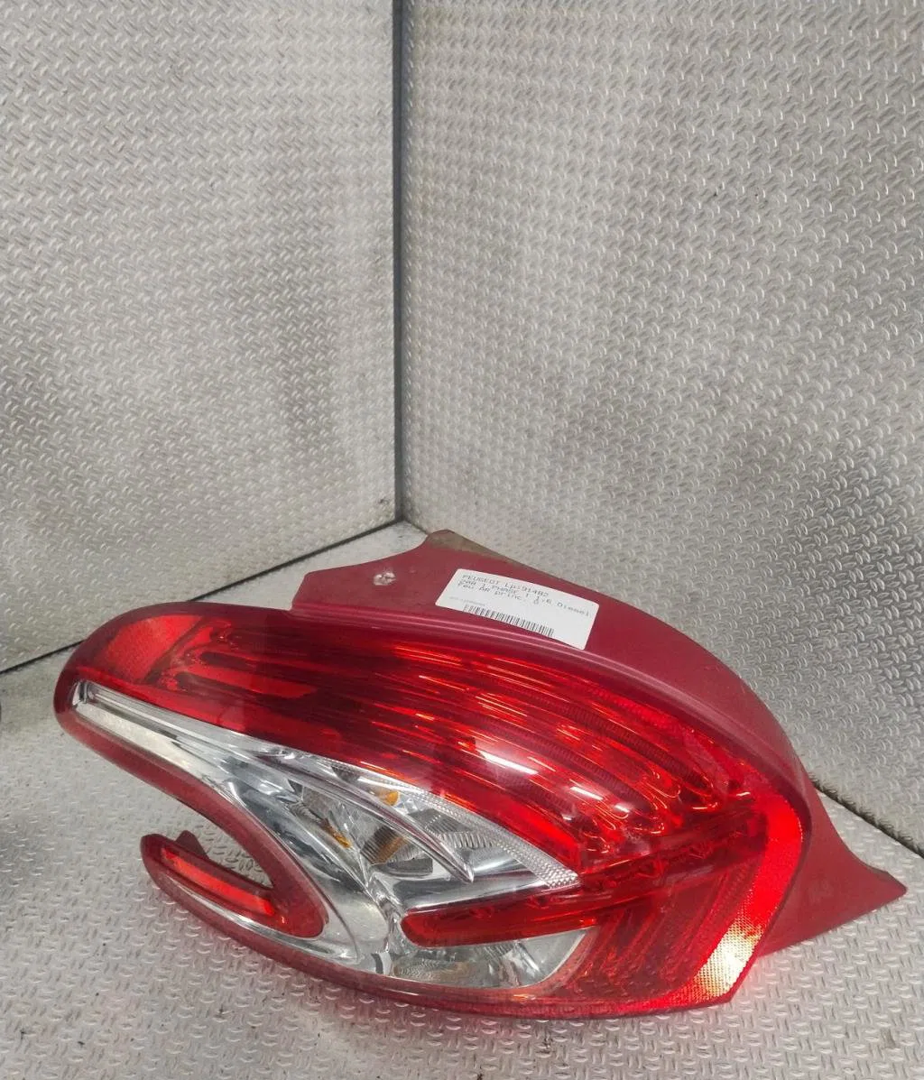 Feu arrière gauche PEUGEOT 208 1  208 1 PHASE 1 occasion