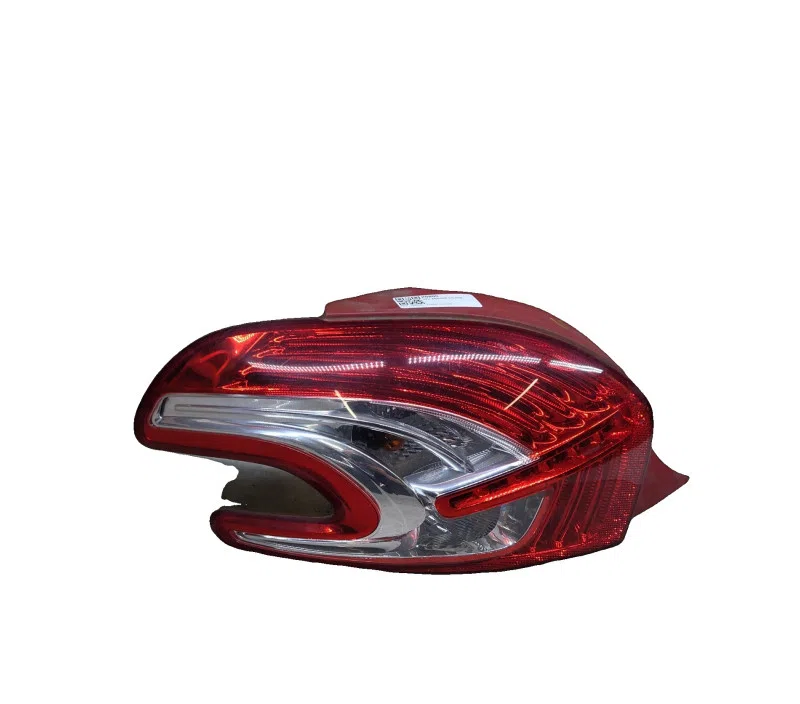 FEU ARRIERE GAUCHE PEUGEOT 208 9672628280