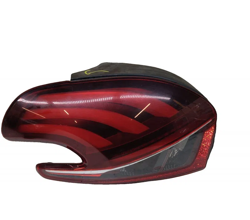 FEU ARRIERE GAUCHE PEUGEOT 208 9825601280