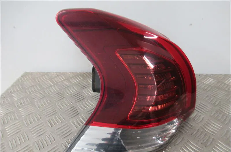 Feu arrière gauche Peugeot 3008 Monospace (0U_) 2.0 hdi hybrid4 (0urhca) (2011-2016) occasion