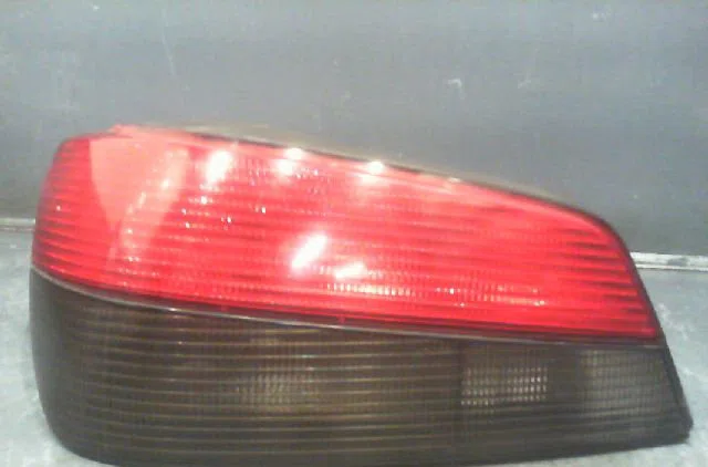 Feu arrière gauche PEUGEOT 306 2000 occasion