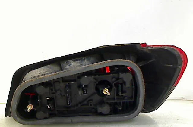 Feu arrière gauche Peugeot 306 3-5 portes (7A, 7C, N3, N5) 1.6 (1993-2000) occasion