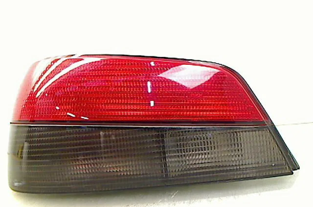 Feu arrière gauche Peugeot 306 3-5 portes (7A, 7C, N3, N5) 1.6 (1993-2000) occasion