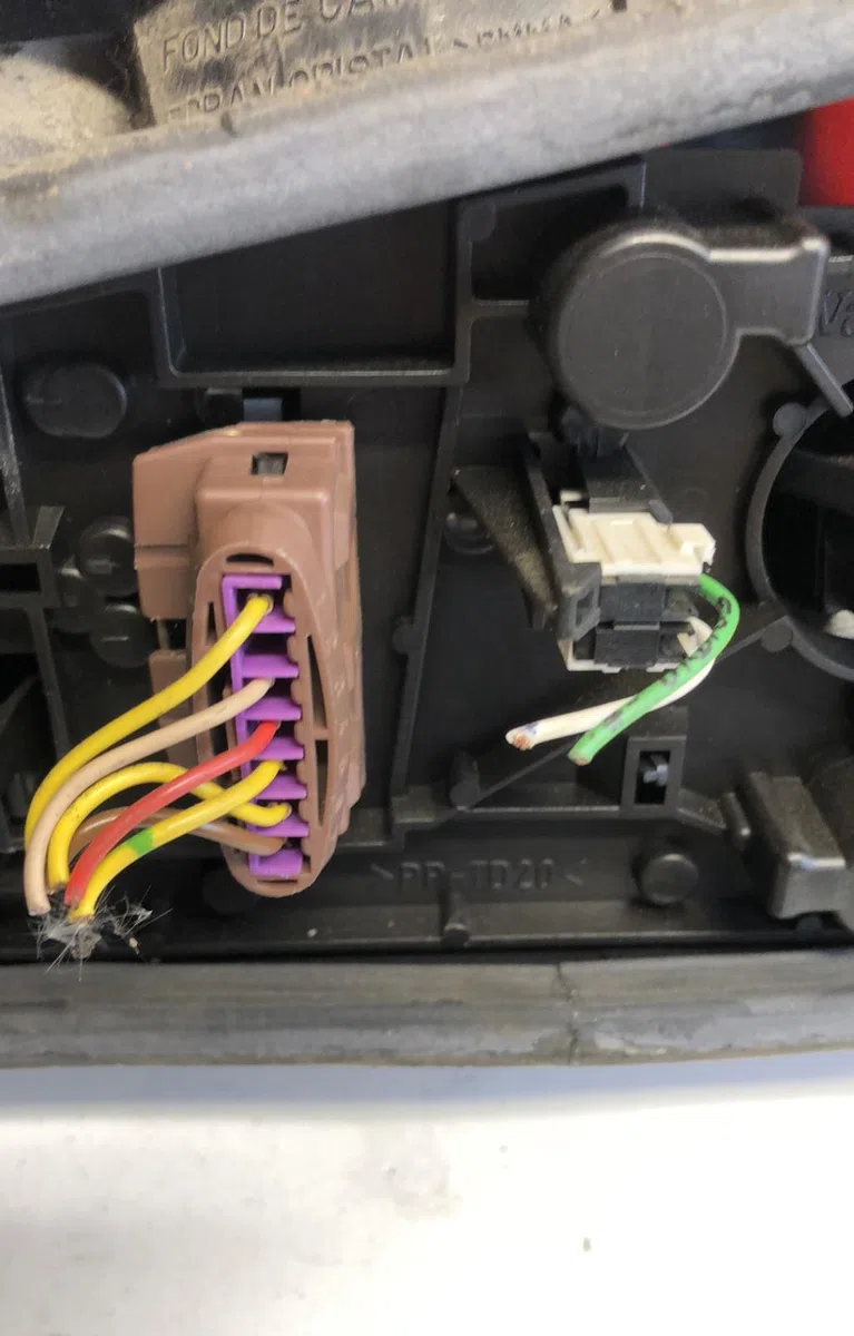 Feu arrière gauche Peugeot 306 3-5 portes (7A, 7C, N3, N5) 1.8 16v (1997-2001) occasion