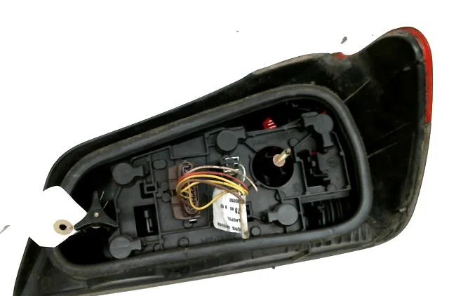 Feu arrière gauche Peugeot 306 3-5 portes (7A, 7C, N3, N5) 1.9 d (1994-2001) occasion